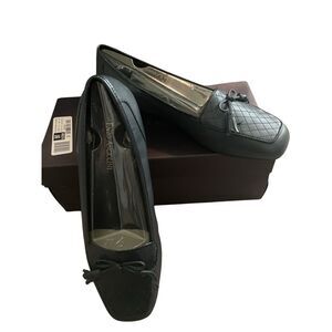 Enzo Angelioni Womens Size 9WW Leather Ealizzia Slip On Loafers Navy Blue NIB